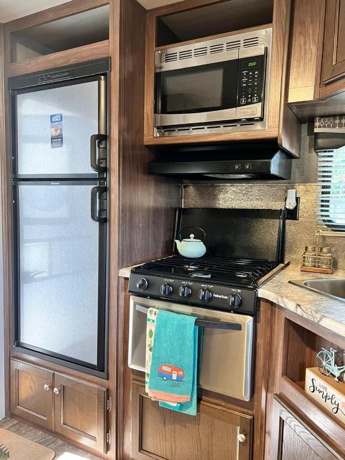 Rv Camper Paradise On The Wheels In Clearwater Beaches 拉哥 外观 照片