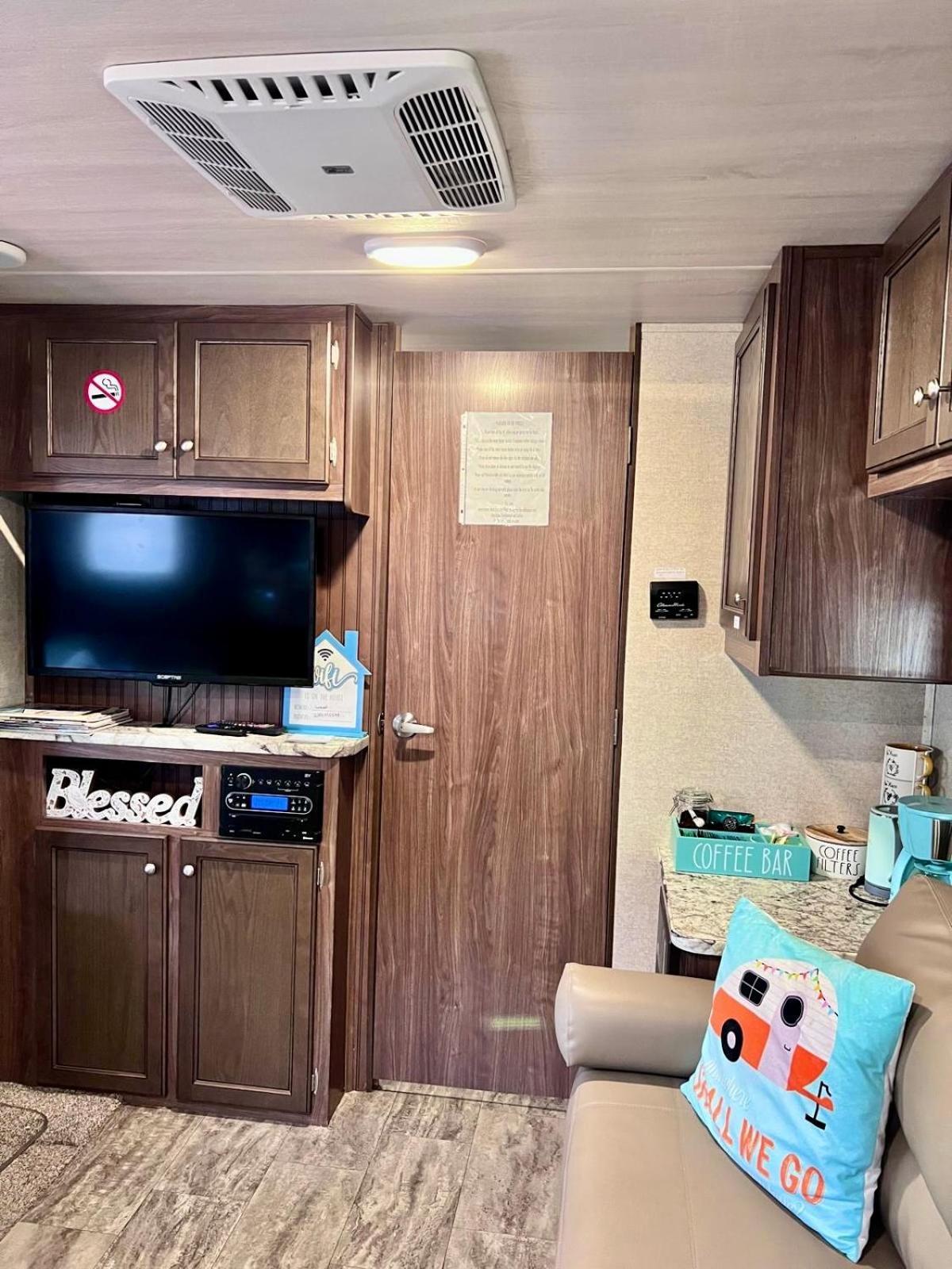 Rv Camper Paradise On The Wheels In Clearwater Beaches 拉哥 外观 照片